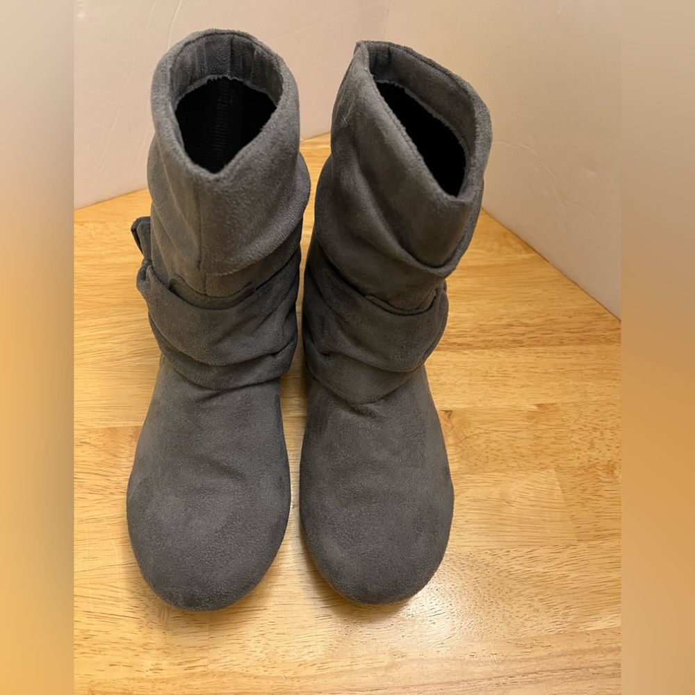 Rampage Benji Cute Suede-look Slouchy Boots; Gray; Size 8; Tie detail - Picture 5 of 7